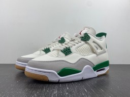 SB x Air Jordan 4 ‘Pine Green’