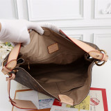 B1P11E84 Popular leather bag 
