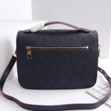 B1X41E92 Popular leather bag 