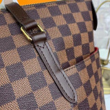 B12X51E108 Popular  leather bag 
