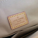 B12X51E108 Popular  leather bag 