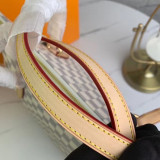 B12X51E108 Popular  leather bag 