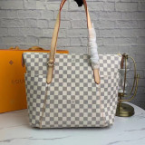 B12X51E108 Popular  leather bag 