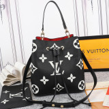 B12X61E04 Popular leather bag 