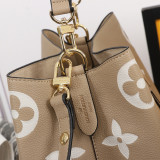 B12X61E04 Popular leather bag 