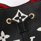 B12X61E04 Popular leather bag 