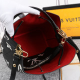 B12X61E04 Popular leather bag 