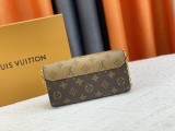 B1X43E32 Popular  leather bag 