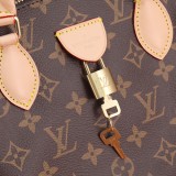 B12X43E126 Popular leather bag 