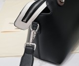 B12X43F132 Popular leather bag 