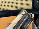 B1X43E162 Popular  leather bag 