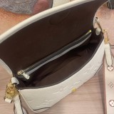 B12X73E28 Popular leather bag 