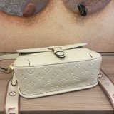 B12X73E28 Popular leather bag 