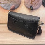 B12X73E28 Popular leather bag 