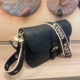 B12X73E28 Popular leather bag 