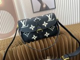 B12X73E28 Popular leather bag 