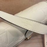 B12X73E28 Popular leather bag 