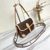 B12X73E28 Popular leather bag 