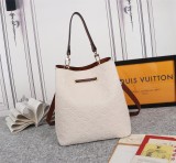 B12X73E60 Popular leather bag 