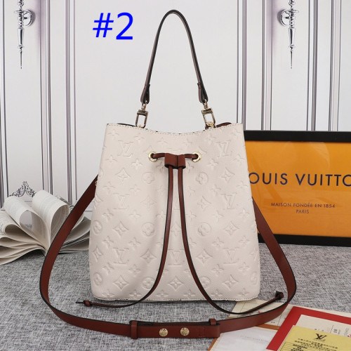 B12X73E60 Popular leather bag 