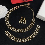 1YVL112X  Popular  Earrings Bracelets Necklaces