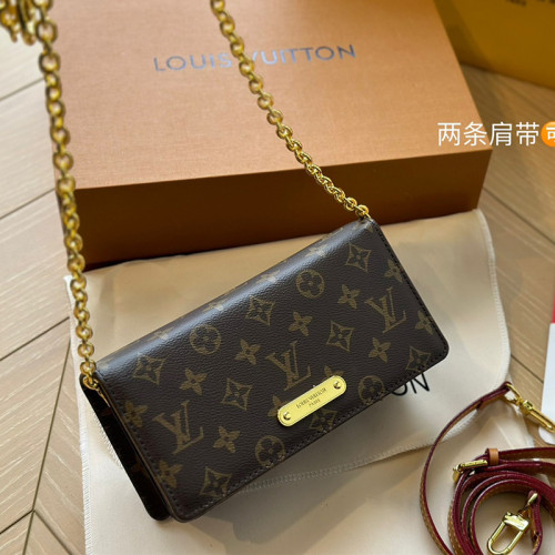 6XE39B ( Fashionable leather bag )