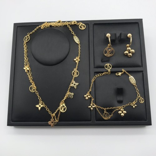 1XE599X  Popular   Earrings Bracelets Necklaces