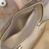 B1X34E273 Popular  leather bag 