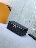 B1X34E272 Popular  leather bag 