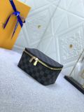 B1X34E272 Popular  leather bag 