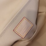 B1X34E273 Popular  leather bag 