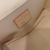 B1X34E273 Popular  leather bag 