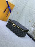 B1X34E272 Popular  leather bag 