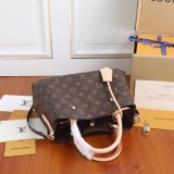 B12X44E317 Popular   leather bag 