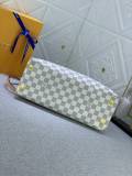 B12X44E330 Popular   leather bag 