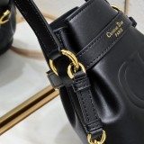 B12X44D370 Popular leather bag 