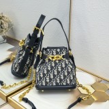 B12X44D370 Popular leather bag 