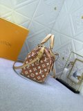 B12X44E268 Popular  leather bag 