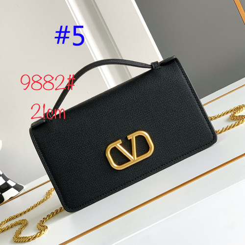 B1X44VL272 Popular leather bag 