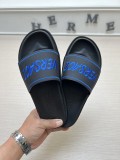 54V54Z Popular slippers