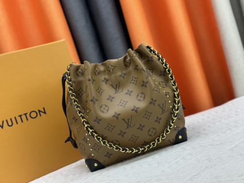 B1X104E56  Popular  leather bag