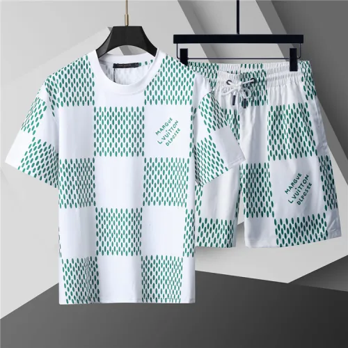 135WE108U Fashion T-shirt and shorts set 