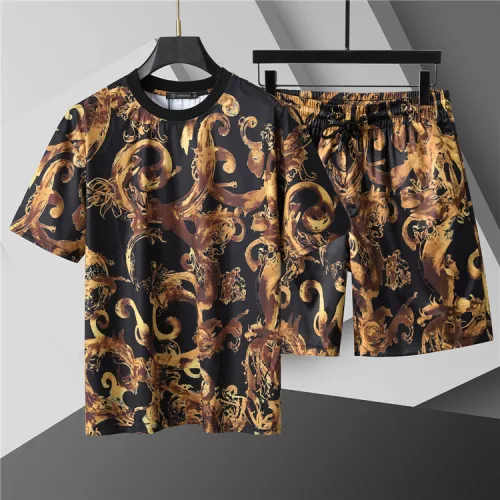 135WV110U Fashion T-shirt and shorts set