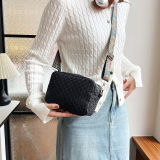 2XE65B  Fashionable leather bag