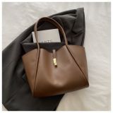2XE37B  Fashionable leather bag 