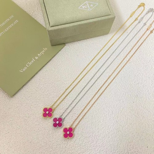575RVA4E Popular  Necklaces