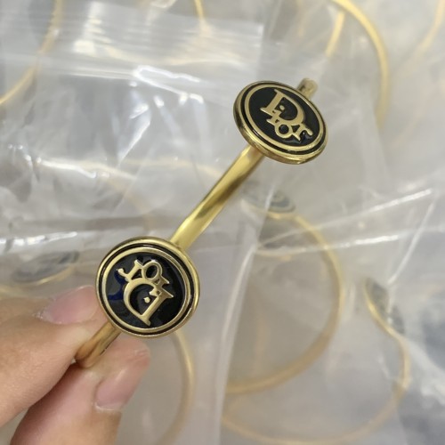 15QVD28K  Popular Bracelets