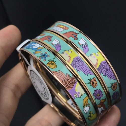 55QH89K  Popular B Bracelets