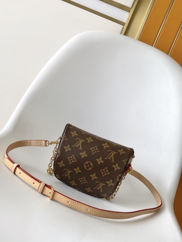 B1R15E37  Popular  leather bag