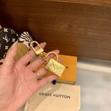 A1Q105E18 Popular bag 's charms accessories